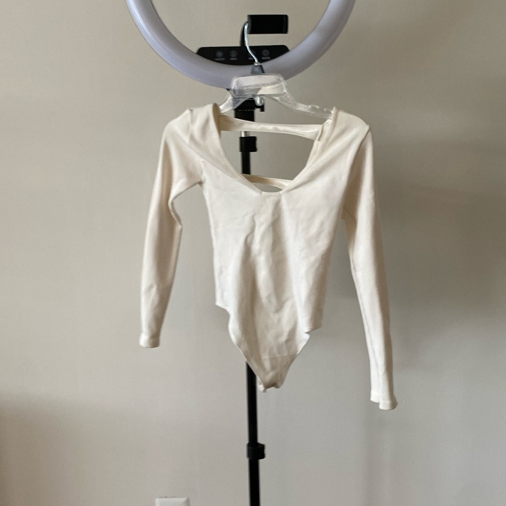 White long sleeve bodysuit